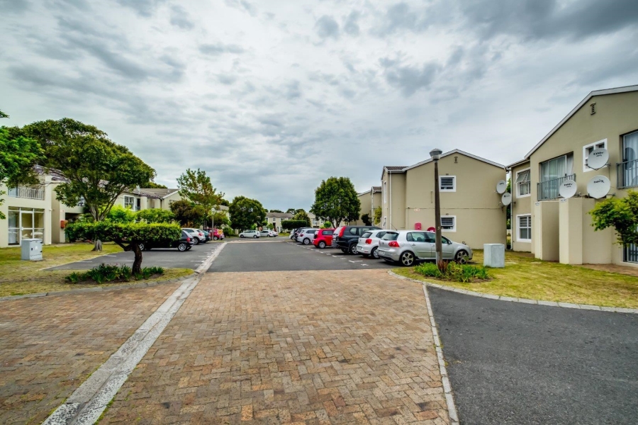 To Let 1 Bedroom Property for Rent in Kenilworth Western Cape